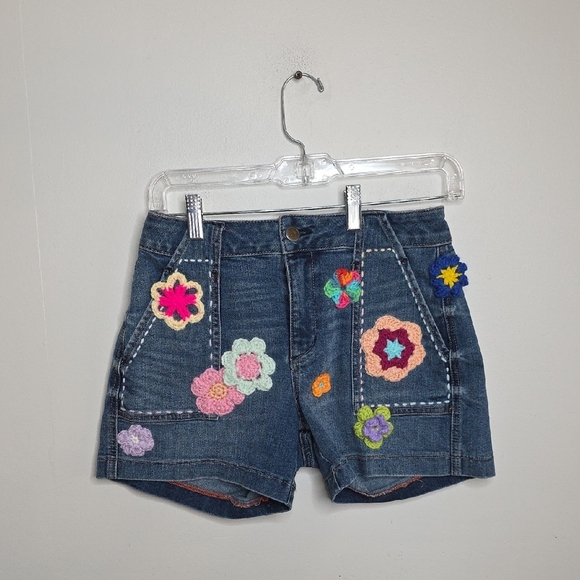 Level 99 Pants - Level 99 Crochet Floral Embroidered Jean Shorts, Hippie , Boho Sz 26